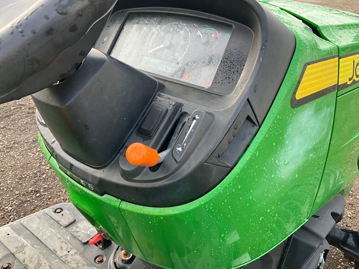 john-deere-3038e-image-67