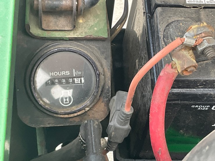 john-deere-332-image-18