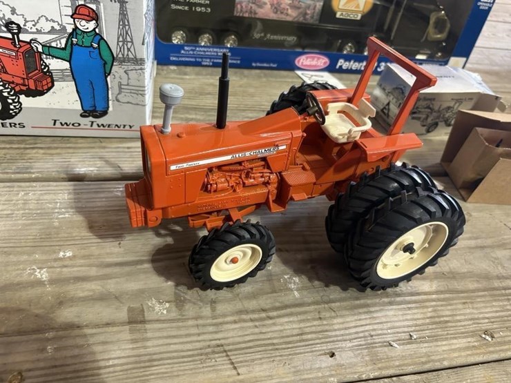 allis-chalmers-model-two-twenty-tractor-set-image-3