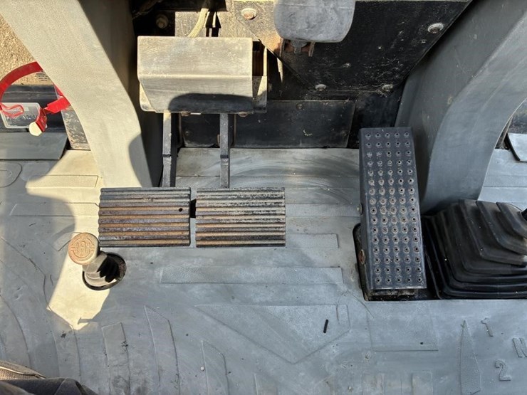 2000-caterpillar-436c-image-29