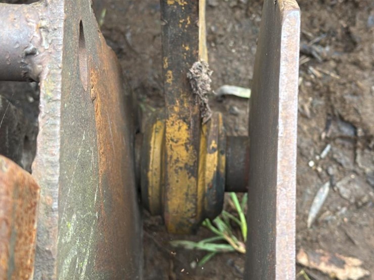 1990-deere-444e-image-23