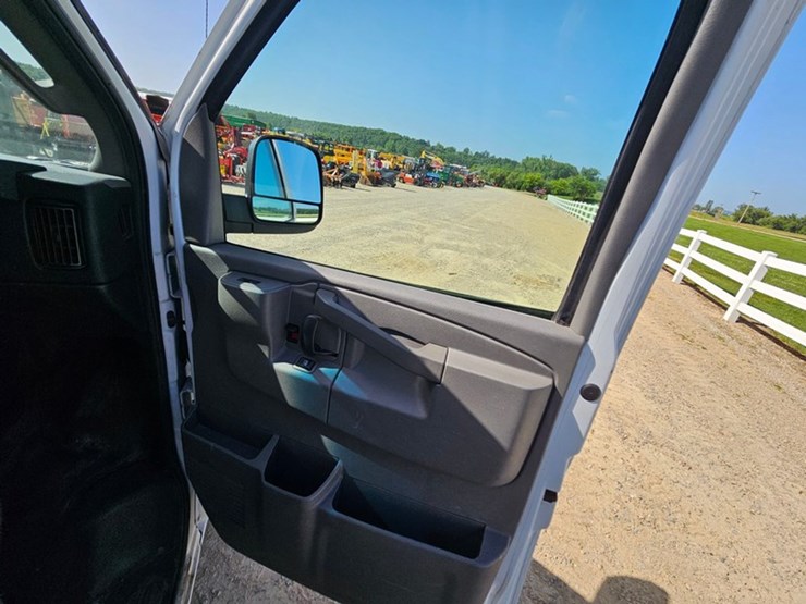 2018-chevrolet-g20-image-22