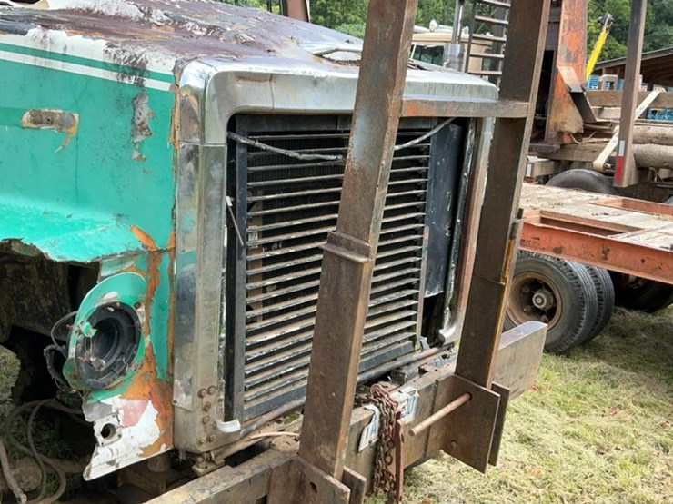 #131-•-1988-husky-brute-knuckleboom-on-truck-image-81
