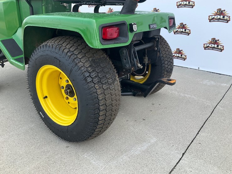 john-deere-332-image-12