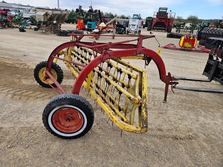 new-holland-256-image-6