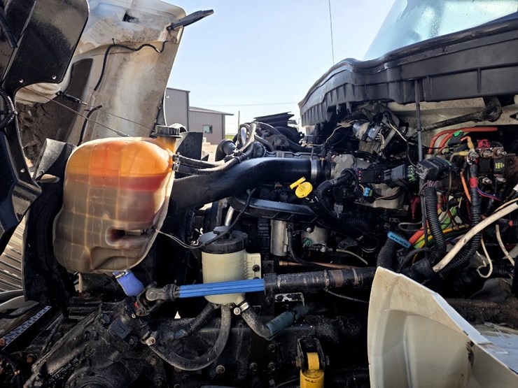 2015-international-durastar-4300-image-11