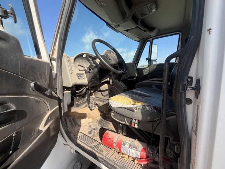 2012-international-durastar-4300-image-9