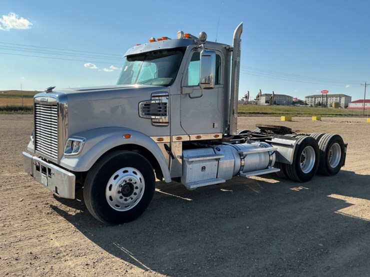 2012-freightliner-coronado-122-sd-image-1