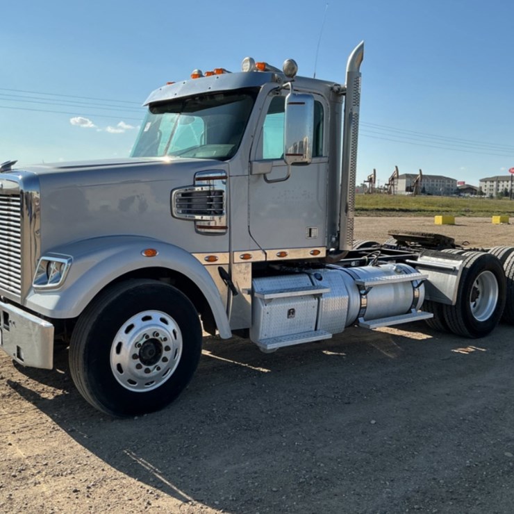 2012 FREIGHTLINER CORONADO 122 SD