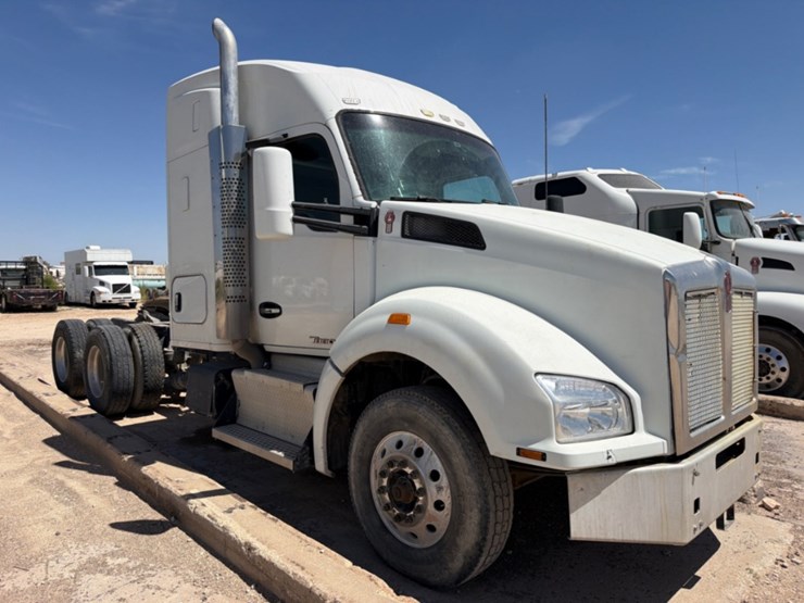 2015-kenworth-t880-image-5