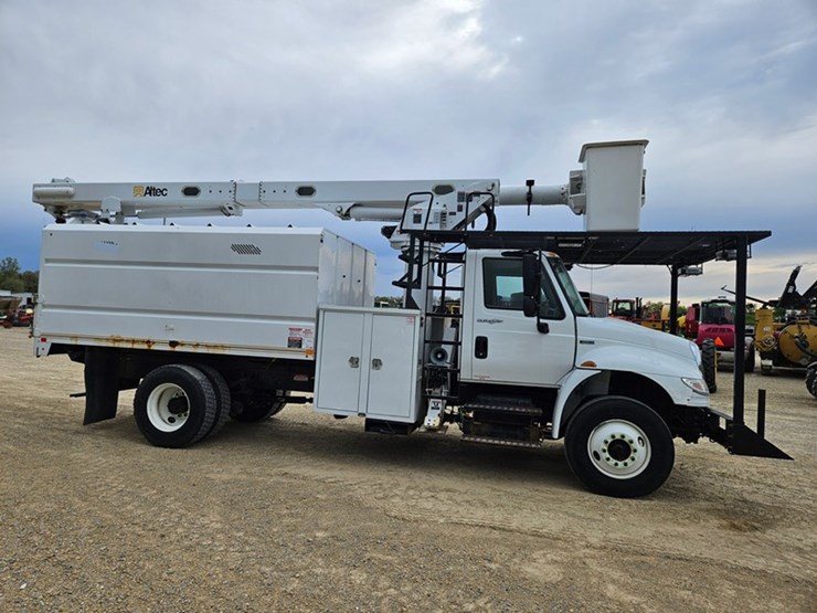 2011-international-durastar-4300-image-6