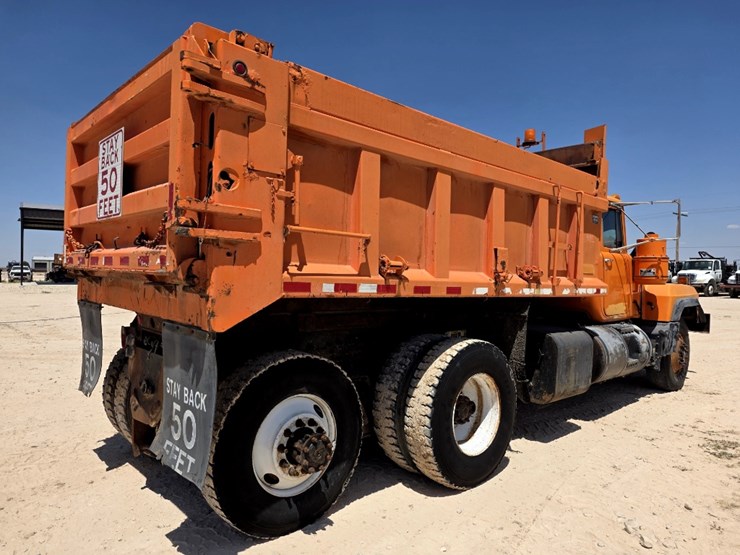 2003-mack-rd688s-image-6