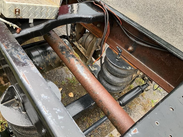 1989-ford-l8000-image-37