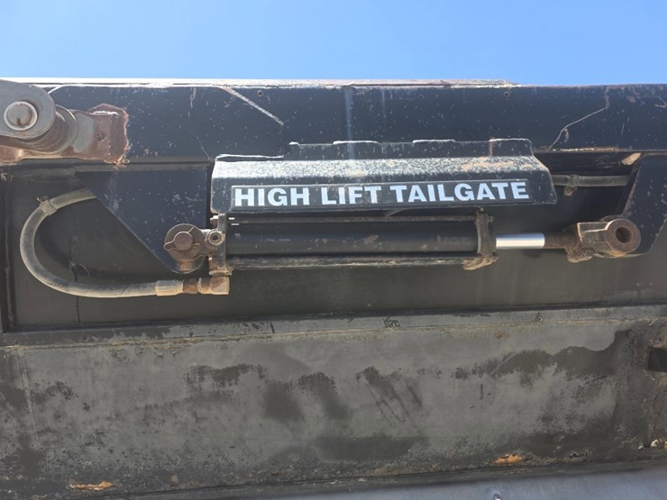 1998-peterbilt-379-image-18