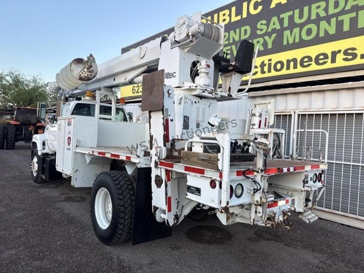 2002-chevrolet-c7500-kodiak-digger-derrick-image-10