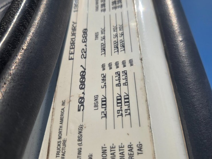 1999-volvo-vn-image-50