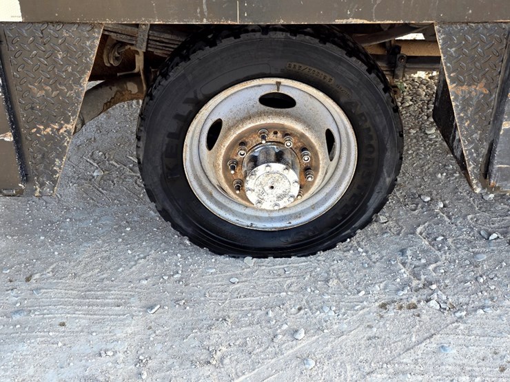 2015-ford-f550-image-14