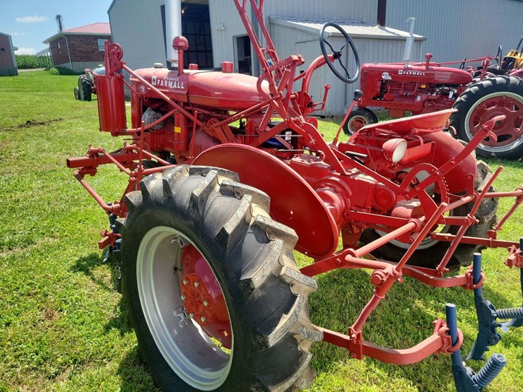1947-farmall-b-with-mounted-cultivator-image-3