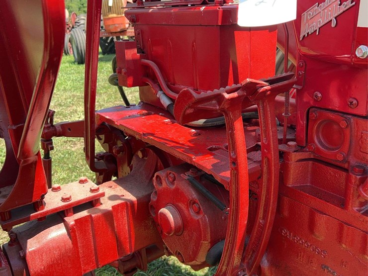 1957-farmall-350-image-19