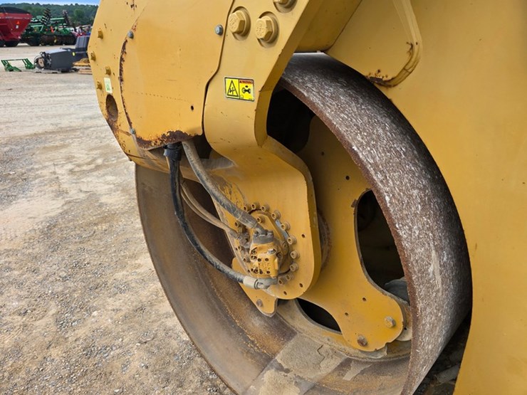 caterpillar-cb54xw-image-24