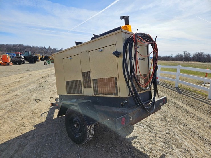 #116-•-generac-towable-diesel-generator-image-3