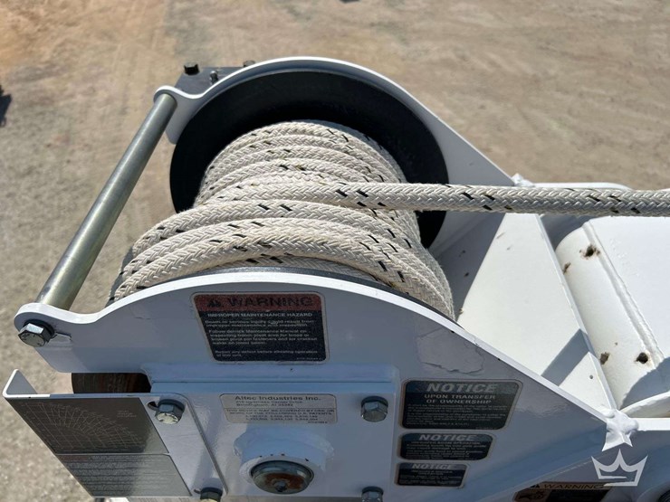 2019-freightliner-m2-106-image-33