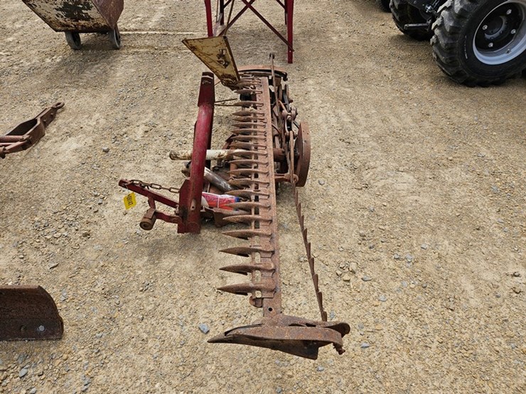 #88-•-international-3pt-sickle-mower-image-2