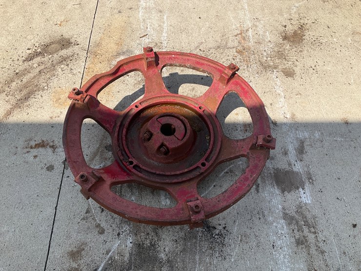 #5025-•-tractor-wheel-cast-center-image-2