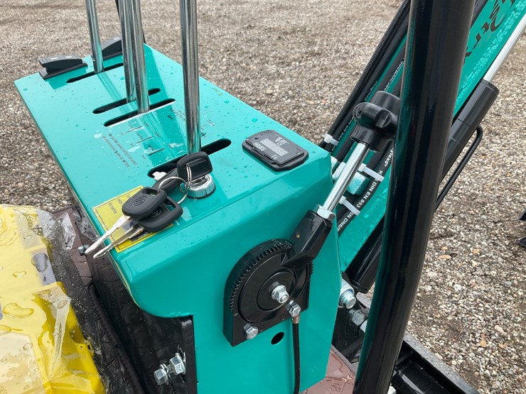 #1603-•-cfg-kt13r-mini-excavator-image-26