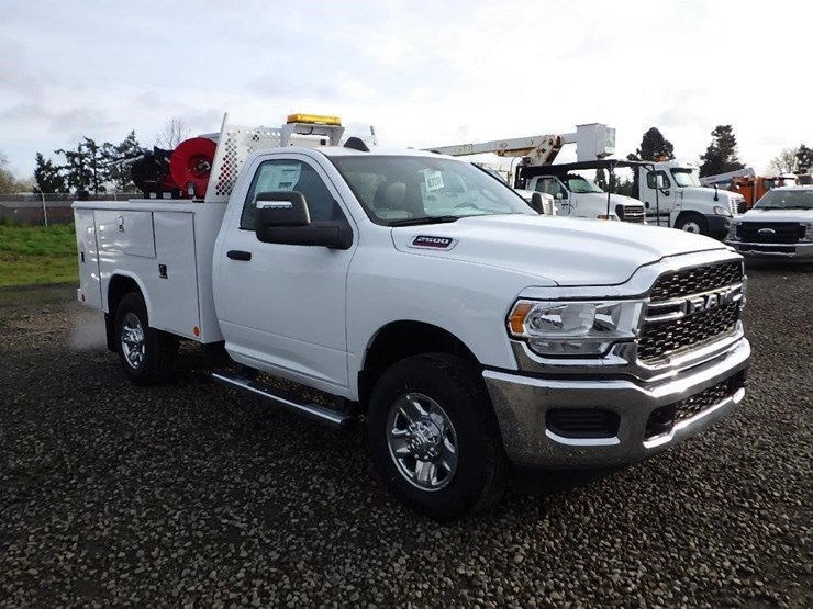 2024-dodge-ram-2500-image-3