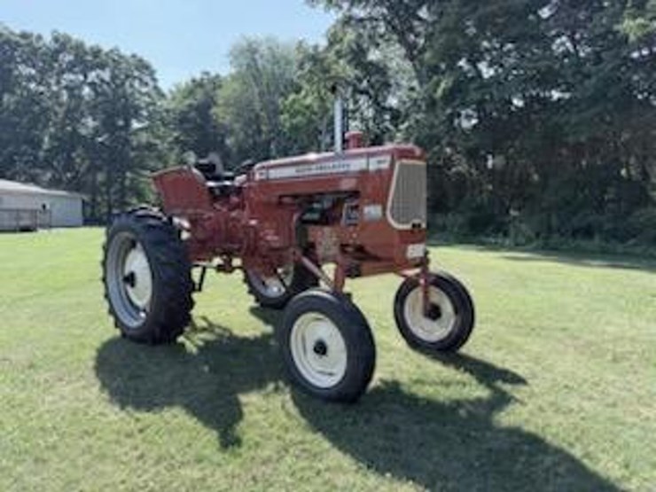 #6052-•-1964-allis-chalmers-d-19-high-crop-tractor---off-site-image-8