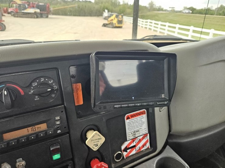 2011-international-durastar-4300-image-41