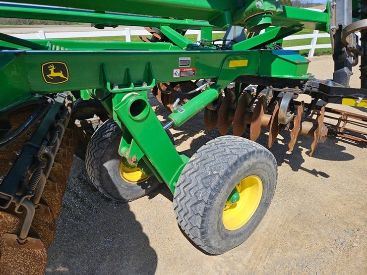john-deere-2623vt-image-61