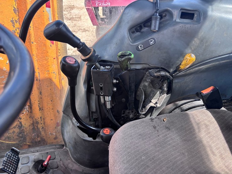 new-holland-tn65d-image-9