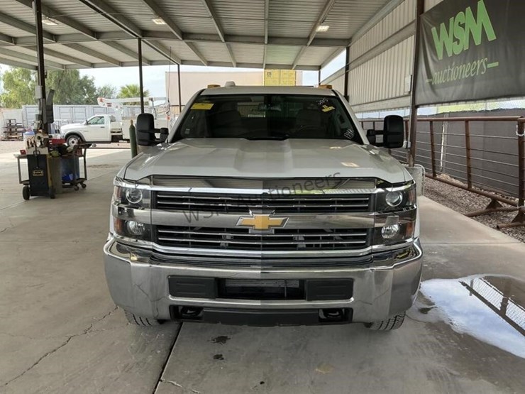 2015-chevrolet-2500hd-image-3