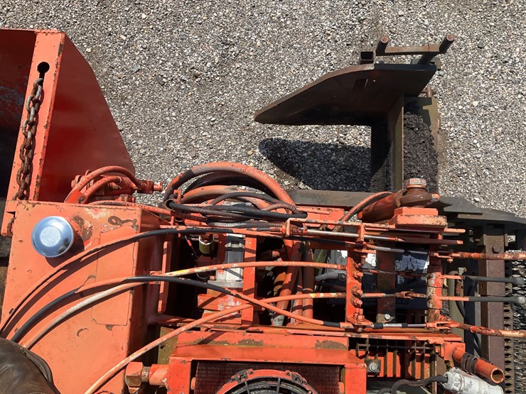 #1675-•-leeboy-tracked-asphalt-paver-image-25