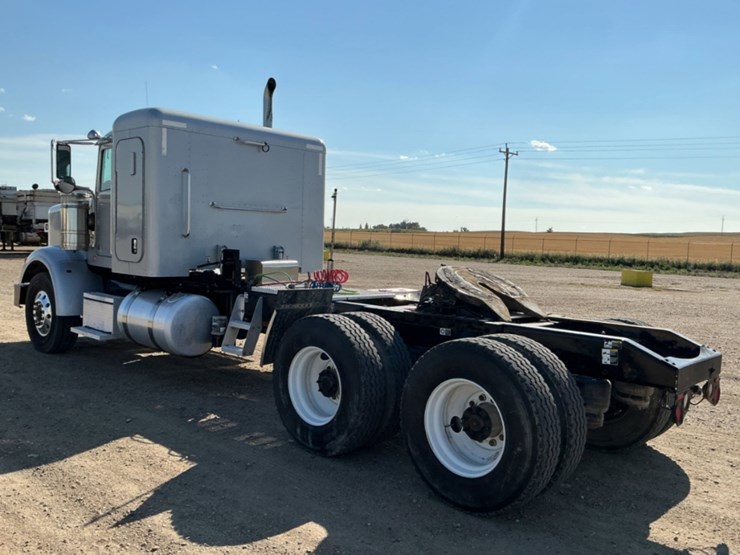 2015-peterbilt-367-image-7