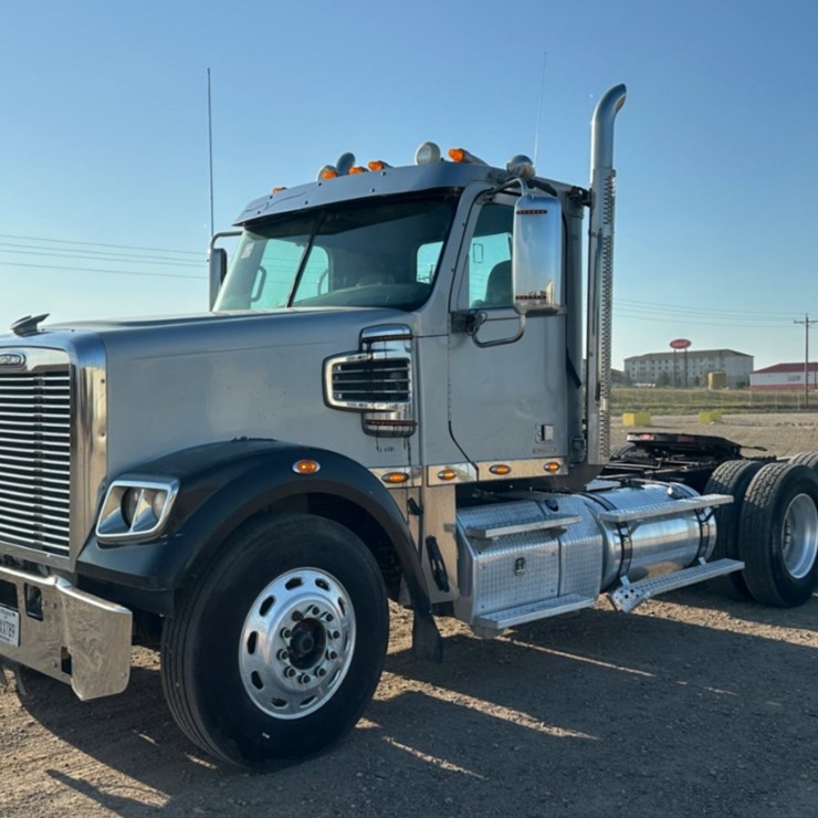 2013 FREIGHTLINER CORONADO 122 SD