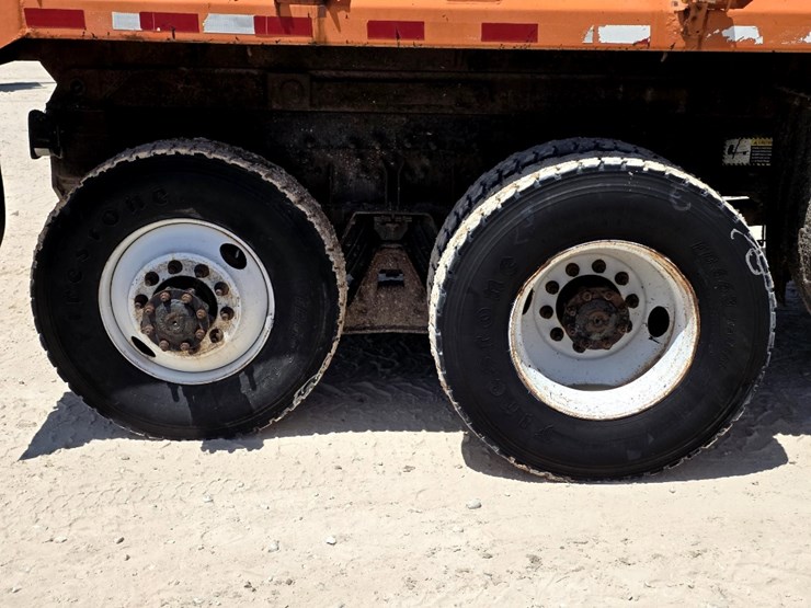 2003-mack-rd688s-image-17