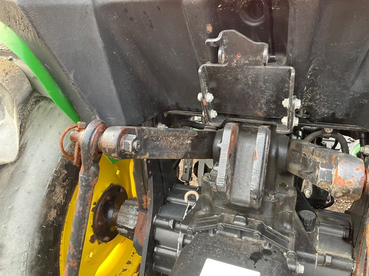 john-deere-3038e-image-25
