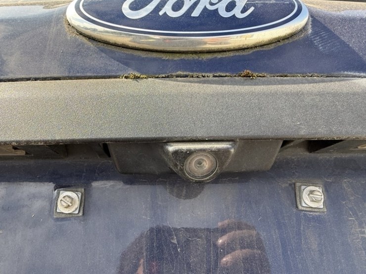 2015-ford-explorer-image-12