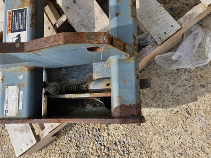 #47-•-2011-wacker-bradco-179086-adaptor-plate-image-10