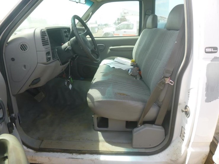 1999-gmc-3500-image-15