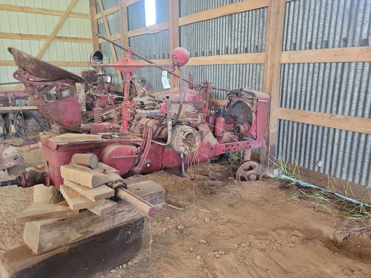 farmall-h-parts-tractor-image-3