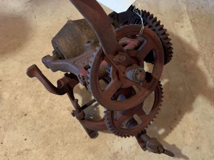 mccormick-deering-sickle-sharpener-image-3