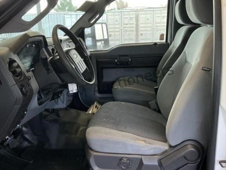 2011-ford-f550-image-23