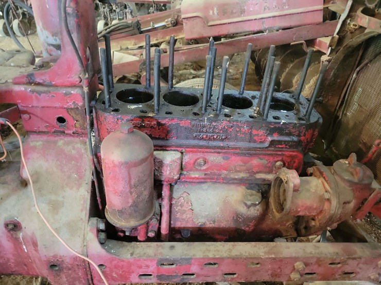 farmall-h-parts-tractor-image-5