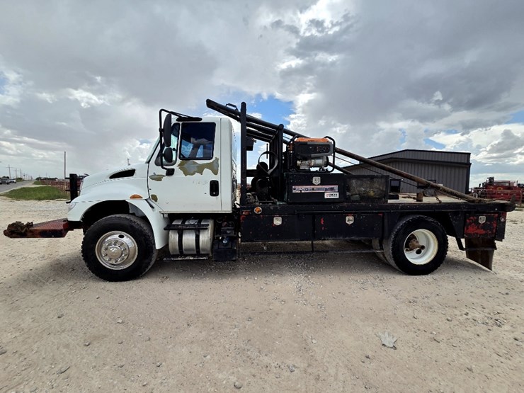 2016-international-durastar-4300-image-8