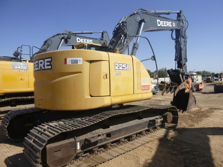 2011-deere-225d-lc-image-4