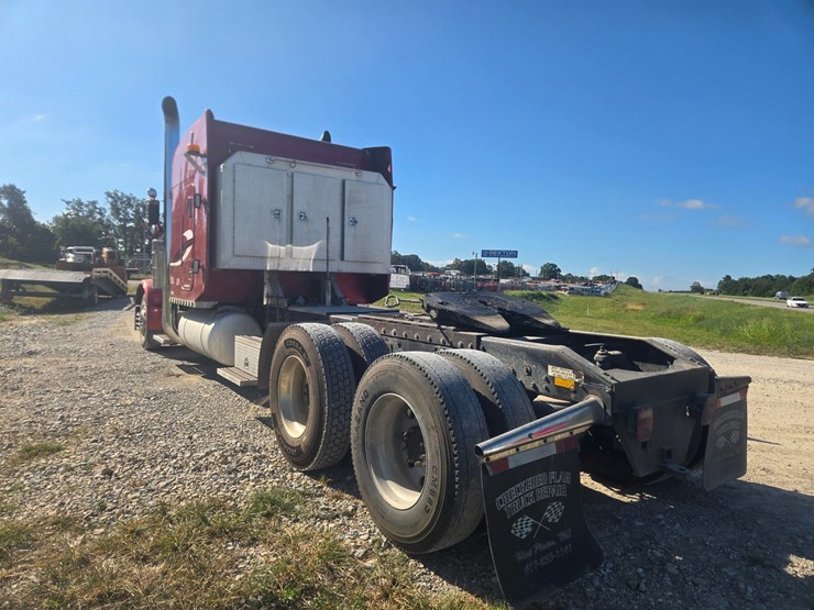 1995-peterbilt-379-image-12